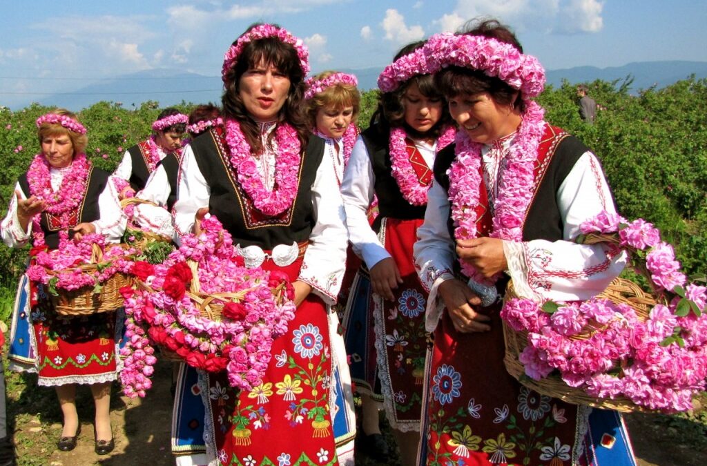 La Valle delle Rose in Bulgaria: un viaggio tra profumi e tradizioni